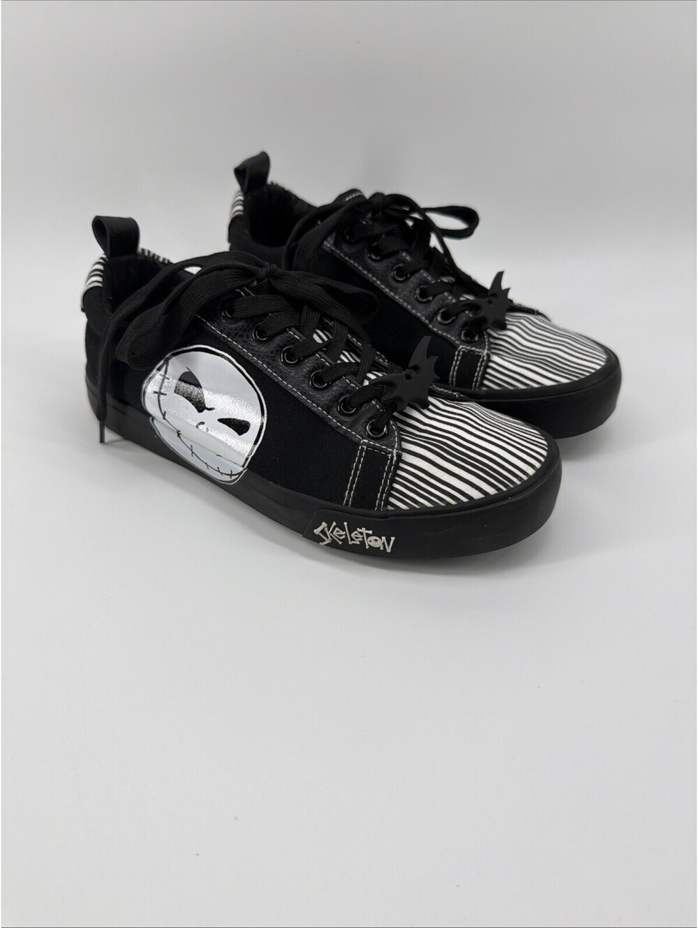 Disney Nightmare Before Christmas Sneakers Ground Up Skellington Skull- Wmn's 7
